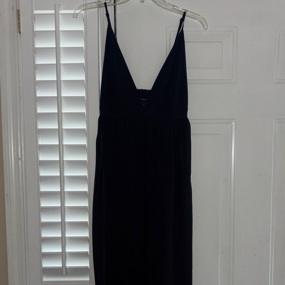 HYFVE Elegant Black Maxi Dress - Picture 3 of 7